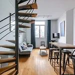 דירה New Stylish Grand Place Center Duplex בריסל