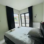 Down Town Penthouse With Private Parking Brüssel