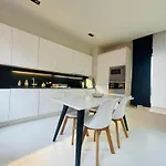 Down Town Penthouse With Private Parking Brüssel