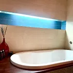 Apartamento Down Town Spacious Duplex With Private Parking & Game *