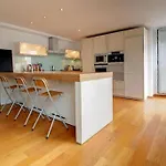 Down Town Spacious Duplex With Private Parking & Game Apartamento *