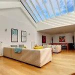 Apartamento Down Town Spacious Duplex With Private Parking & Game
