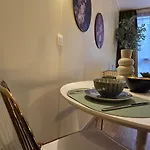 Cosy Quartier Louise בריסל
