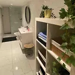 Superbe Full Equipe Avec Cour Exterieur Appartement Bruxelles