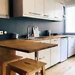 Fully Equipped Two Bedroom Schuman Area Bruxelles