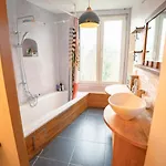 Apartamento 2 Avec Rooftop Suspendu Au Cimetiere D'ixelles