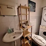 Alicia's Duplex European Quarter דירה *