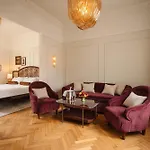 Fleur De Hotel