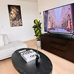 Grand Place View - 2bd - Exclusive