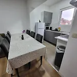 Charles House Guest house *