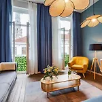 Exclusive 2br With Unesco Views