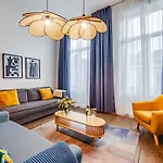 Exclusive 2br With Unesco Views Appartement