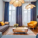 Exclusive 2br With Unesco Views Appartement