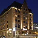 Hotel Ibis Off Grand'place 3*