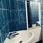 Modern & Comfortable Center Oasis~king Bed ! Apartmán *