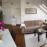 아파트 - Steps Grand Place - Local Vibrant Neighbourhood *