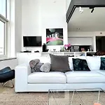 Luxury Skyline Penthouse In 220 M2 Of Elegance Bed & Breakfast Brusel