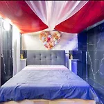 & Wellness Area Jacuzzi Sauna Massage Table Vila