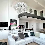 Skyline Luxury Penthouse In 220 M2 Of Elegance Bed & Breakfast Brussel