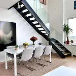 Couette-café Room Suite Penthouse Brussels Skyline Penthouse Suite 220 M2 Suite Room Of Refined Elegance