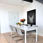 Suite Penthouse Brussels Skyline Penthouse Suite 220 M2 Of Refined Elegance Suite Brüksel