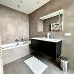 Suite Penthouse Brussels Skyline Penthouse Suite 220 M2 Of Refined Elegance Suite Oda ve Kahvaltı