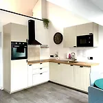 Elegant - Next From Grand Place, Netflix & Comfort *