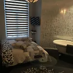 Bed & Breakfast All In One