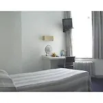 Mirabeau Hotel 2*