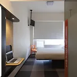 Hotel Easyhotel City Centre 3*