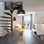Flagey Penthouse Duplex شقة