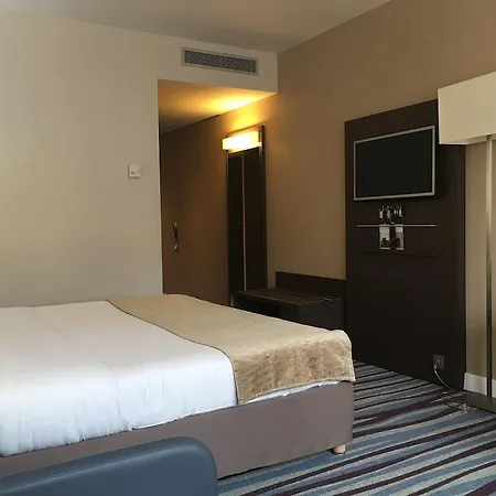 Hotel Mercure Centre Midi 4*