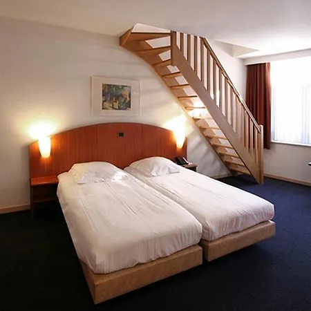 Aris Grand Place Hotel 3*