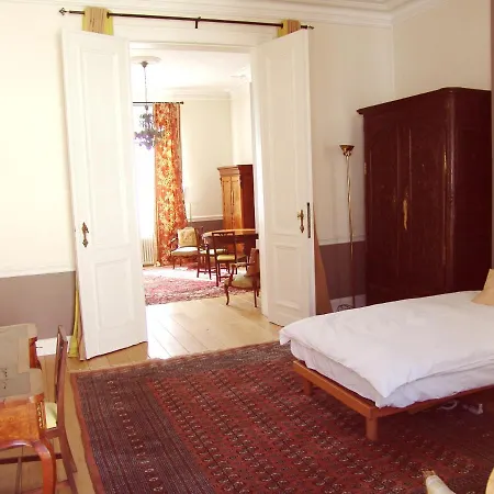 Louise Chatelain Bruxelas