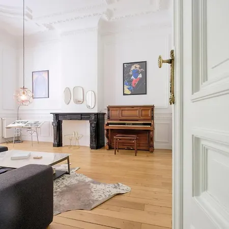 Bed & Breakfast The Good House Brussel