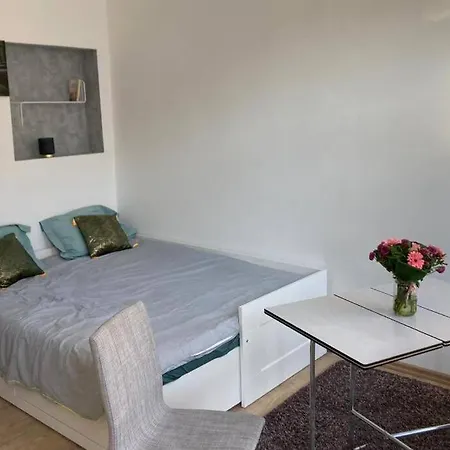 Magnifique Au 2eme Etage, A Proximite De La Gare Du Midi! Βρυξέλλες