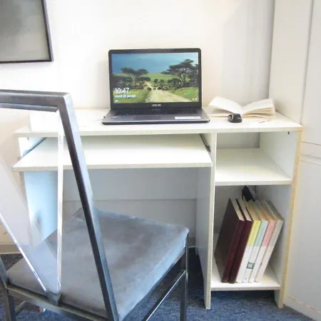 Apartament - - - - - Au Sixieme Ciel - - - - - *