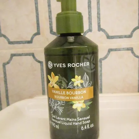 Appartement - - - - - Au Sixième Ciel - - - - - *