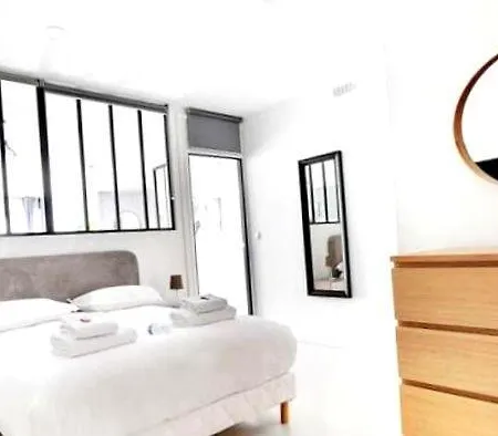 Luxurious Apartments *