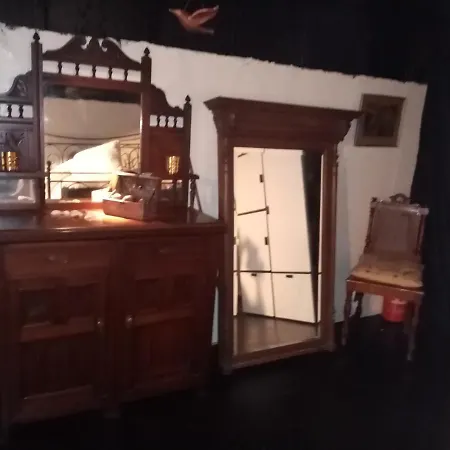 Edouard Boat 보트호텔 *