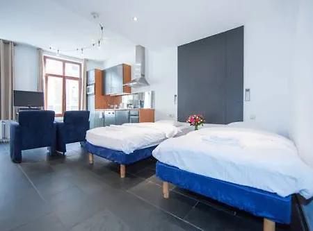 Azimut Flathotel 3*