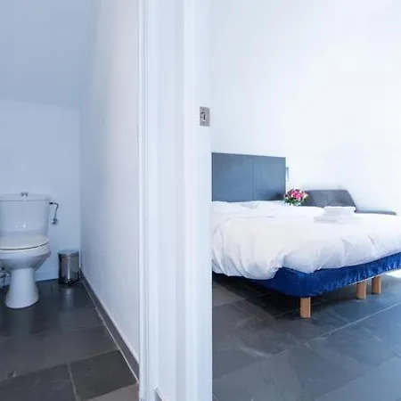 Azimut Flathotel 3* بروكسل