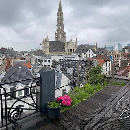 Duplex Dernier Etage Avec Terasse A Deux Pas De La Grand Place * בריסל