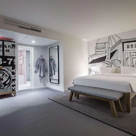 Hotel Radisson Red 4*