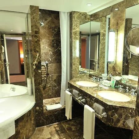 Hotell Warwick Grand-place 4*