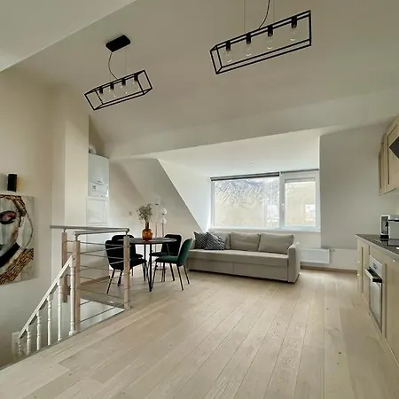 Charming Duplex On The Canal 아파트 브뤼셀