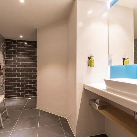 Otel Express Brussels-grand-place By Ihg 3*