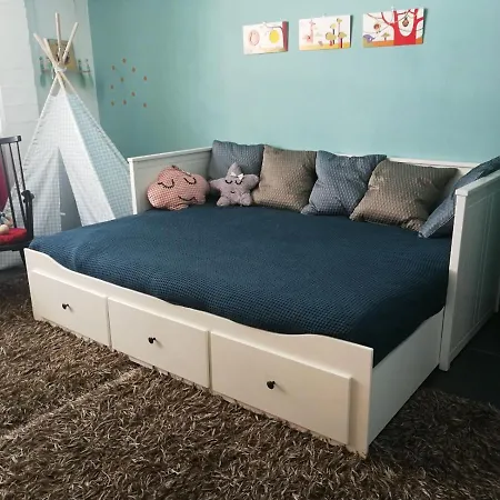Bright Loft Close To Downtown 아파트