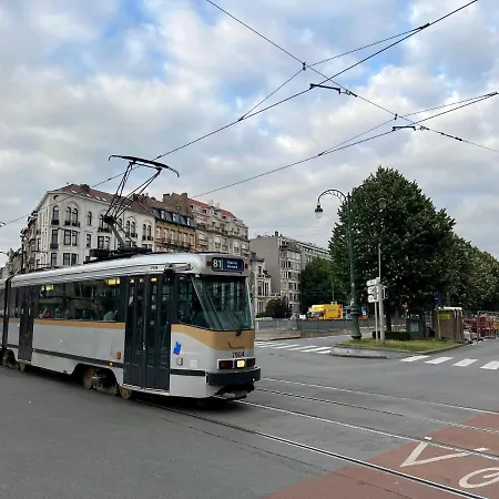 Cinquantenaire Lägenhet *