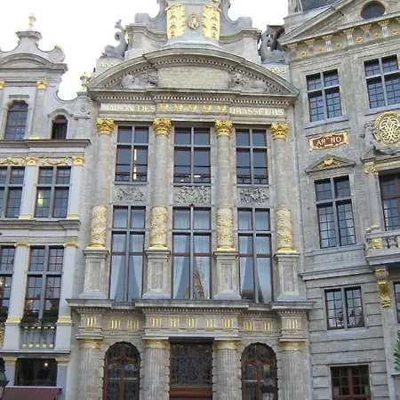 Cinquantenaire Lägenhet